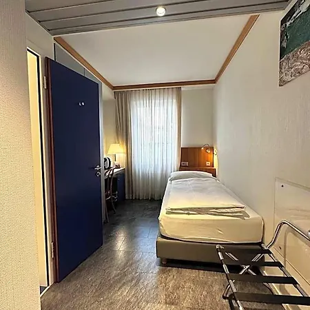 Hotel Carcani By Ketty & Tommy 3*