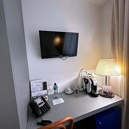 Hotel Carcani By Ketty & Tommy 3*