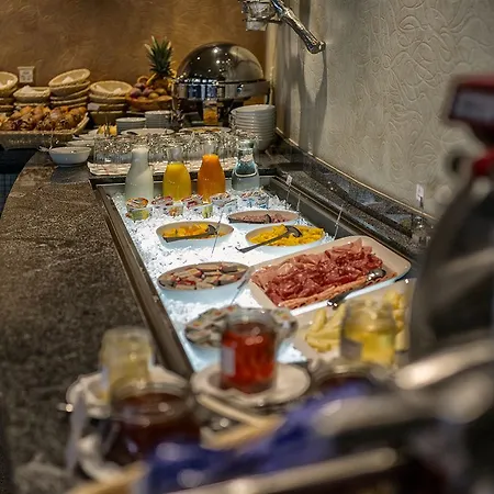 Hotel Carcani By Ketty & Tommy 3*